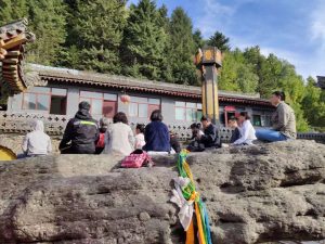 五台山清理石上打坐